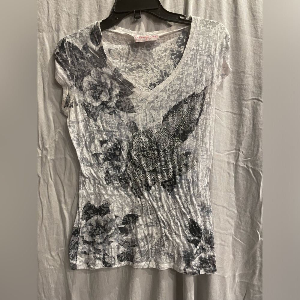 Women’s size large western badazzeled rose tee shirt